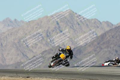 media/Dec-01-2025-Moto Forza (Mon) [[2daa91e15f]]/1-Advanced Group/Session 4 Turn 9/